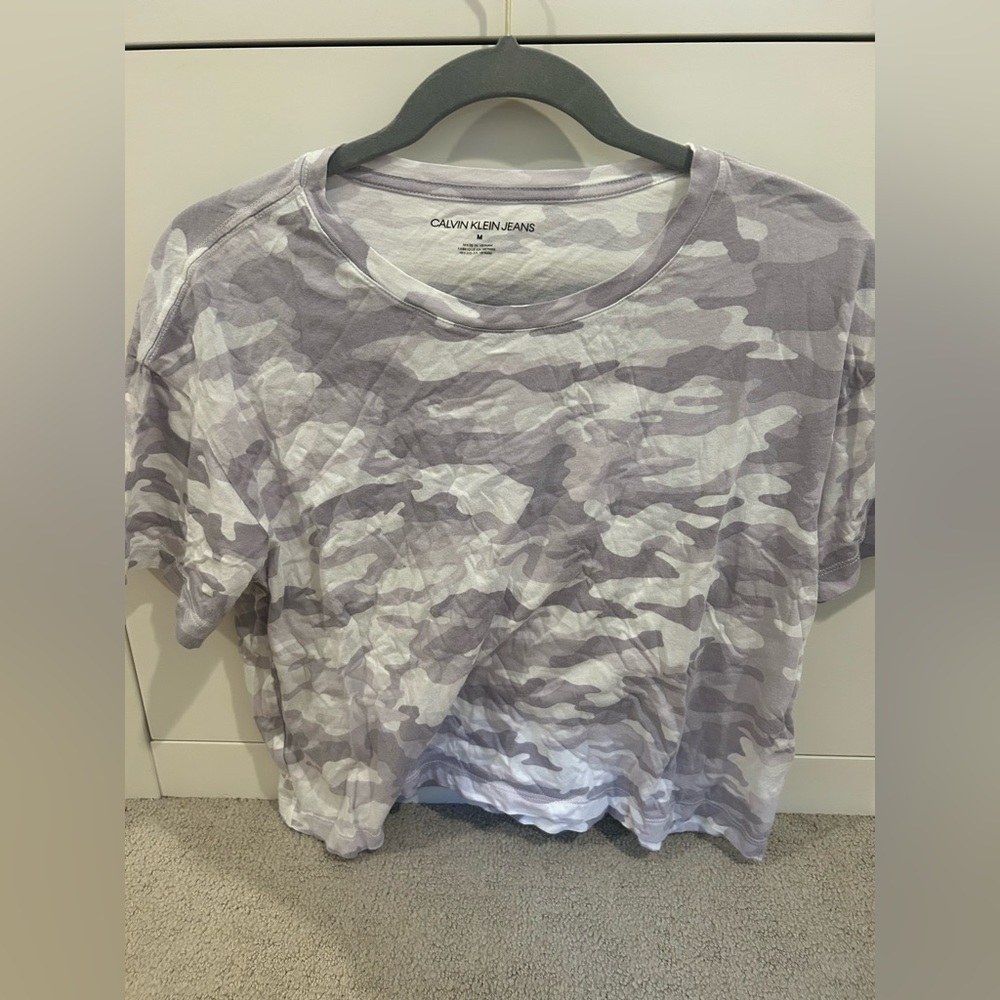 Calvin Klein cropped tee